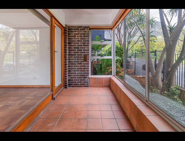 1 BEDROOM APARTMENT FOR SALE IN ORANJEZICHT